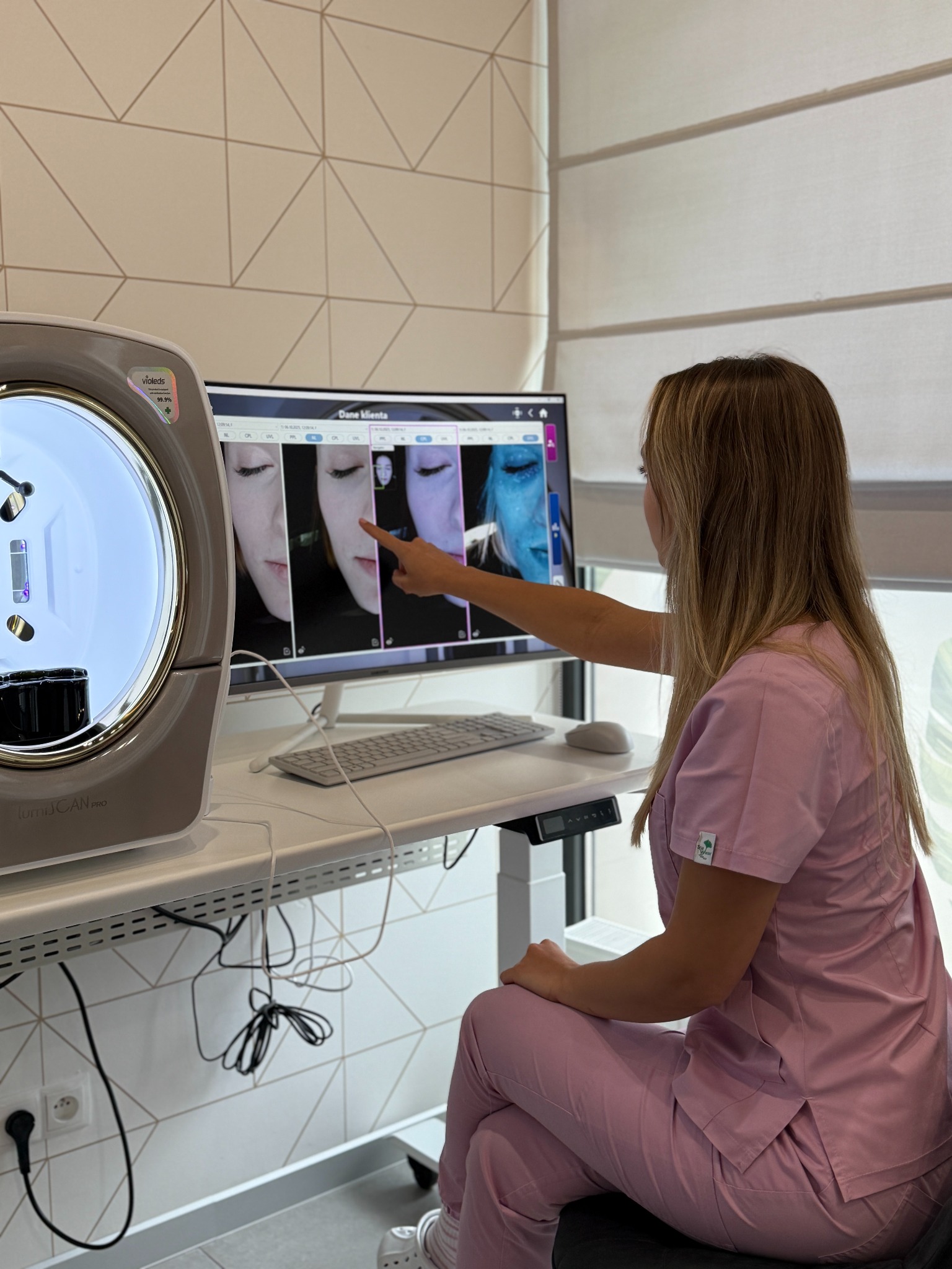 Analiza skóry Lumiscan - komputerowe badanie skóry - My Body Clinic Kraków, gabinet kosmetyczny Podgórze