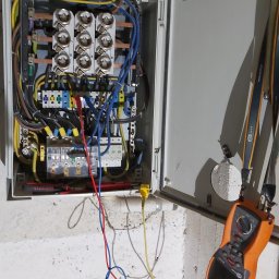 Pawel Jarocha - Przegląd elektryczny głównej tablicy rozdzielczej.