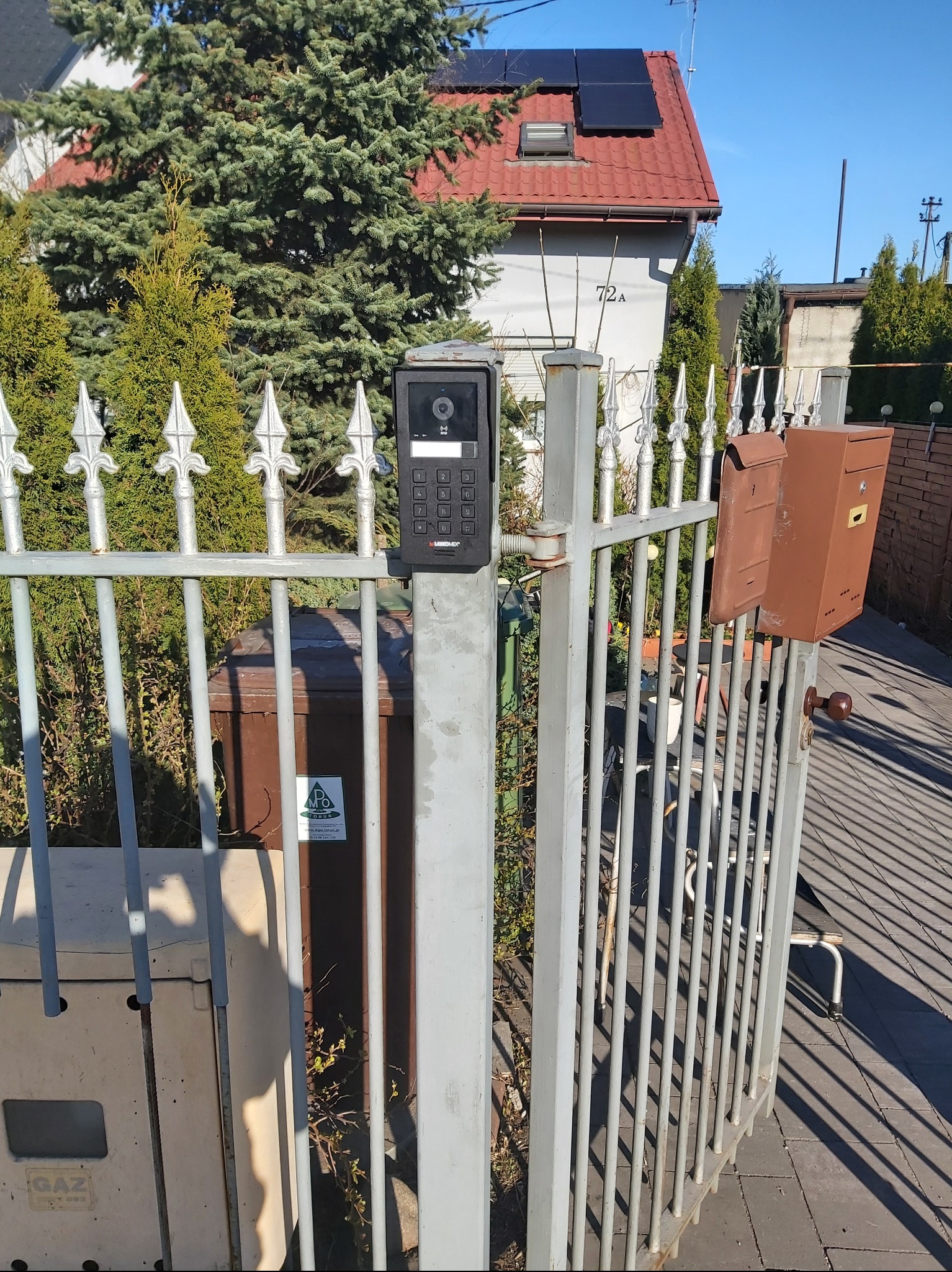 Montaż wideodomofonu oraz elektrozaczepu furtki