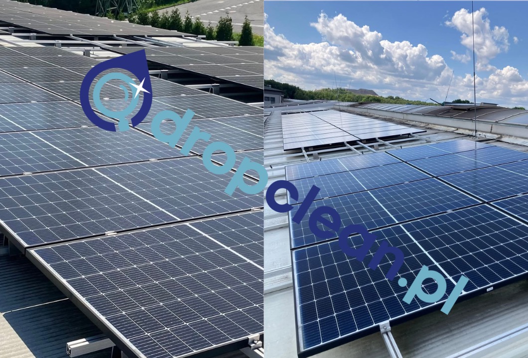 Porównanie paneli fotowoltaicznych przed i po czyszczeniu, widoczne różnice w zabrudzeniu i połysku. Część paneli z logotypem firmy czyszczącej.