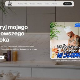 STARCZYNSKI - Landing page eBooka '30 Proteinowych Śniadań na Słodko' SportowegoObserwatora. Minimalistyczny design, jasna kolorystyka, zdjęcie autora w czapce kucharskiej.