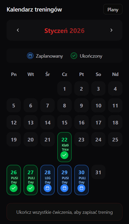 Aplikacja webowa: kalendarz treningowy na styczeń 2026 z zaznaczonymi dniami treningowymi i informacją o ukończonych ćwiczeniach. Ciemny interfejs, widok z bliska.