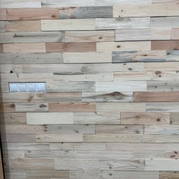 FHU Tom Drew Bud - Dekoracyjna ścianka ze starego drewna