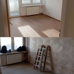 Jakub Szrajer - Porównanie: pokój po remoncie z drewnianą podłogą i balkonem, oraz pokój przed remontem z tapetą i drabiną. Widok z perspektywy drzwi.