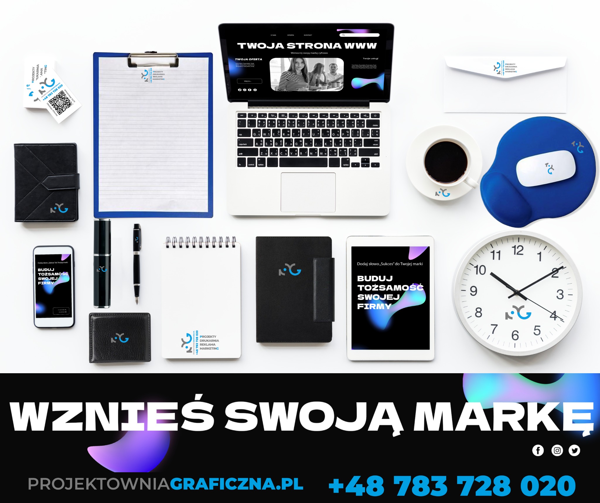 Zestaw materiałów firmowych z logo: laptop z witryną, wizytówki, notatnik, długopis, tablet, smartfon, podkładka pod mysz, filiżanka kawy i zegar. Minimalistyczny design.