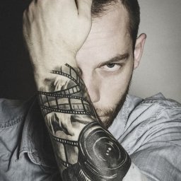 Łukasz Łukasiński kLqMedia - Grafik Komputerowy Tarn&oacute;w