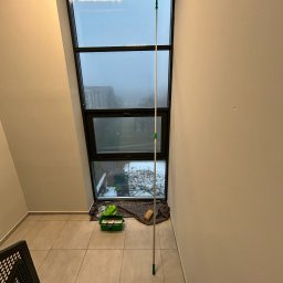 CleanTech.pl - Grupa ECS - Mycie wysokich okien wewnętrznych