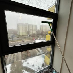 CleanTech.pl - Grupa ECS - Mycie okien w wysokich klatkach (od wewnątrz i z zewnątrz do 4-go piętra)