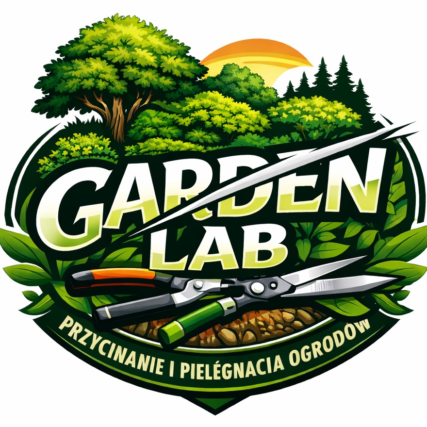 Ilustracja logo Garden Lab z narzędziami ogrodniczymi, drzewami i napisem 'Przycinanie i Pielęgnacja Ogrodów'. Grafika w zielonej tonacji z elementami brązu i pomarańczy.