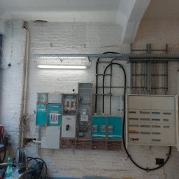 głównie zasilanie kamienica