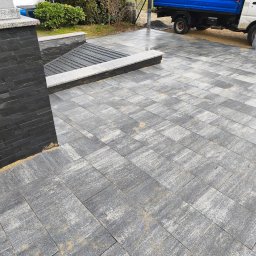 MA-DAR - Przed domem Racib&oacute;rz