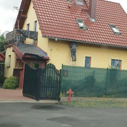 CleanRAT - Efekt przed i po Prace które zostały wykonane to mycie i malowanie oraz zmiana koloru elewacji