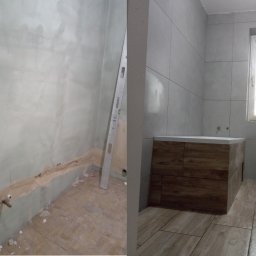 Tomasz Pasternak - Łazienka w trakcie metamorfozy: surowa ściana z instalacją obok wykończonej części z szarymi płytkami i drewnopodobną zabudową wanny. Widoczna poziomica.
