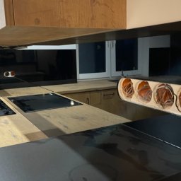 DIMENSO Sp. z o.o. - Precyzyjne wycięcia przy blacie i na kontakty