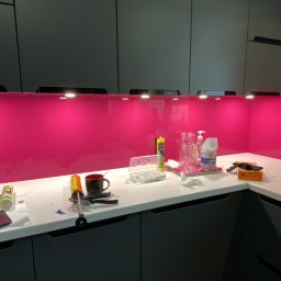 DIMENSO Sp. z o.o. - Szkło w kolorze różowym na specjalne zamówienie z palety RAL