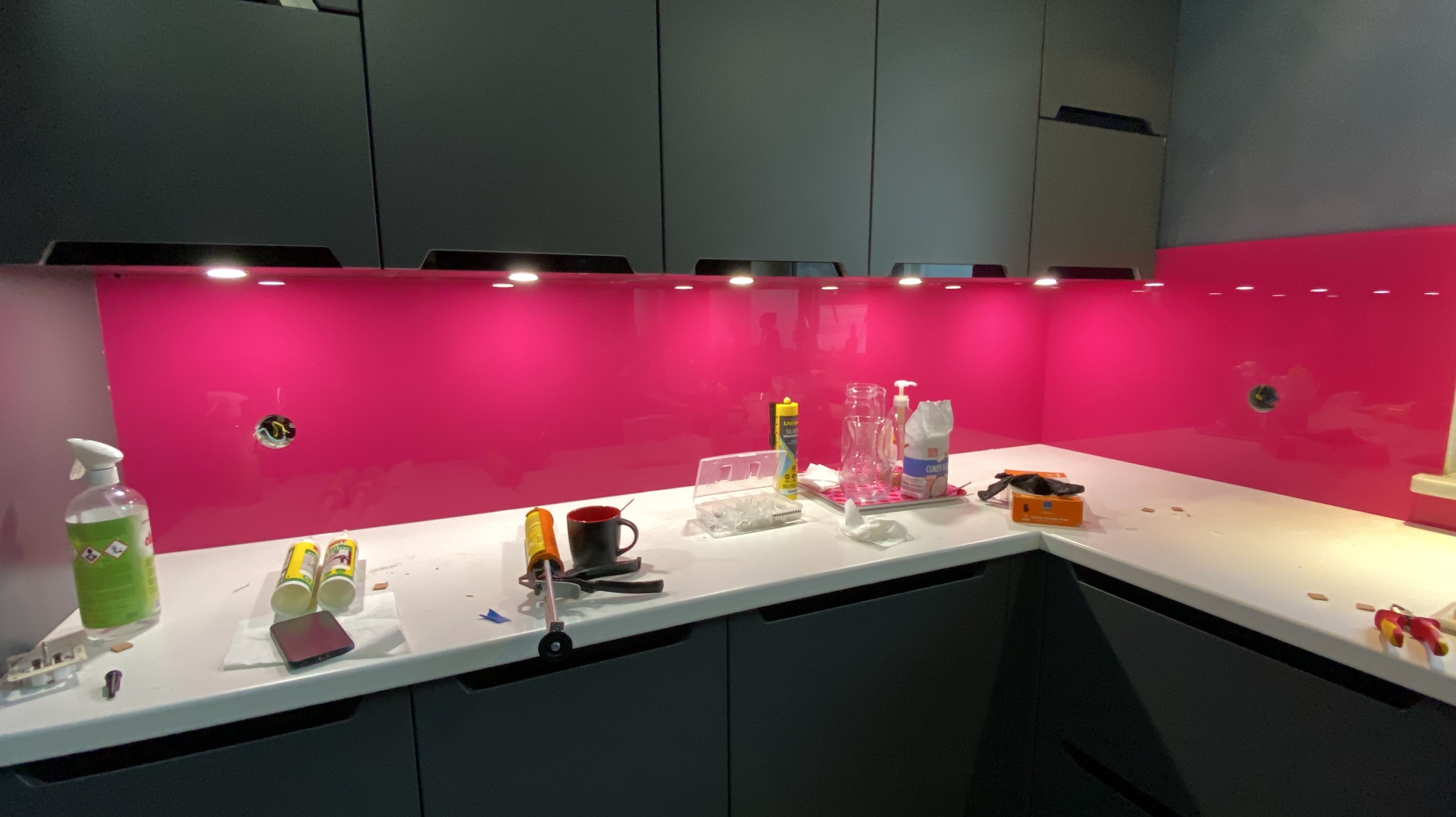 Szkło w kolorze różowym na specjalne zamówienie z palety RAL