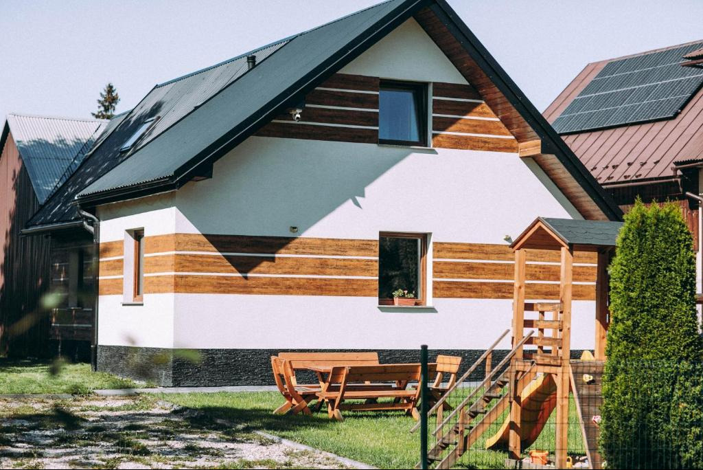 Apartamenty Aleksandra / Apartamenty wczasowe Gronków / Domek w górach