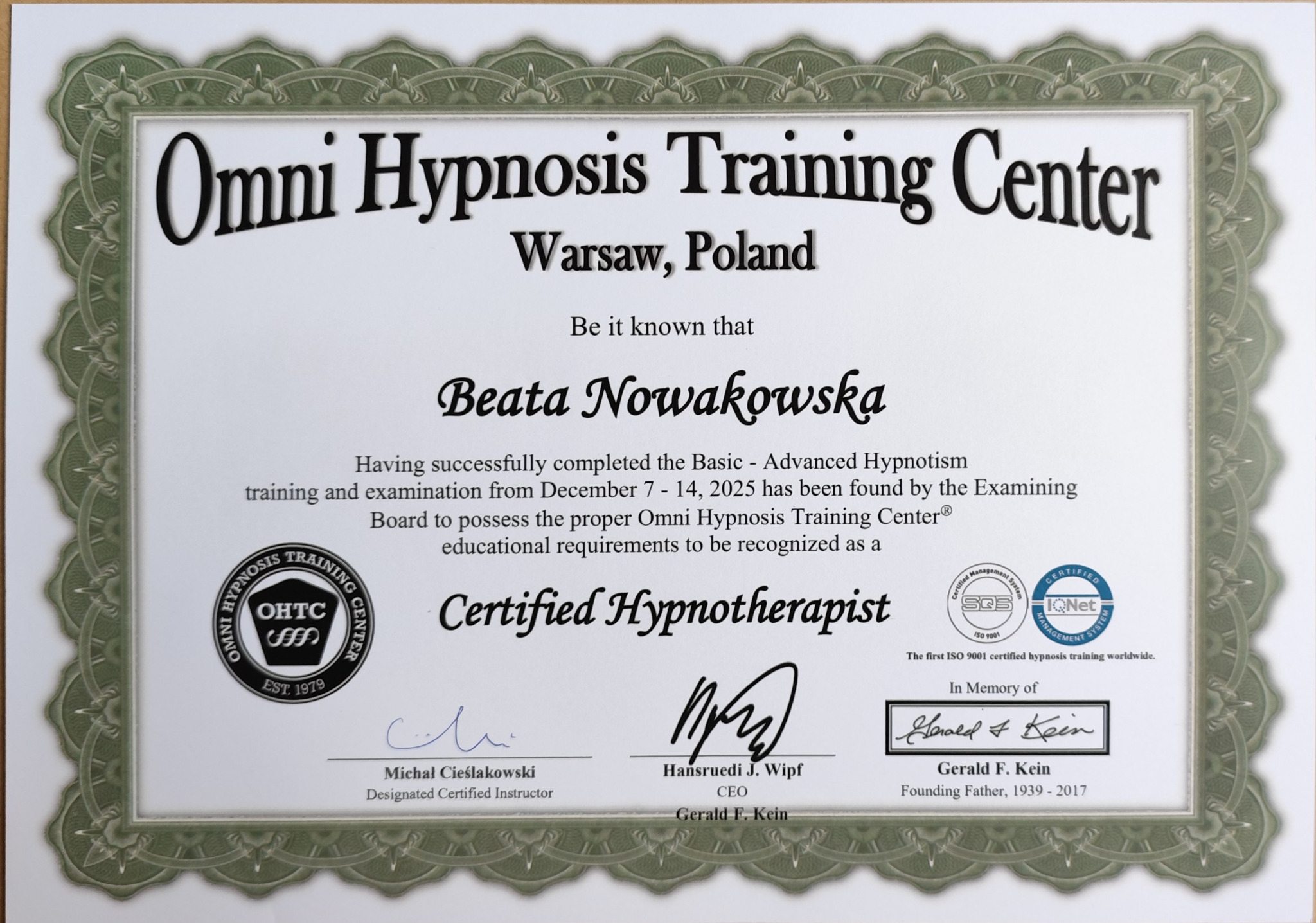 Certyfikat ukończenia szkolenia Omni Hypnosis Training Center dla Beaty Nowakowskiej, potwierdzający kwalifikacje certyfikowanego hipnoterapeuty.