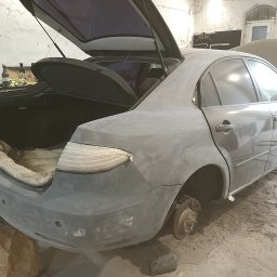 PT Car - Mazda w podkładzie przygotowana do lakierowania.