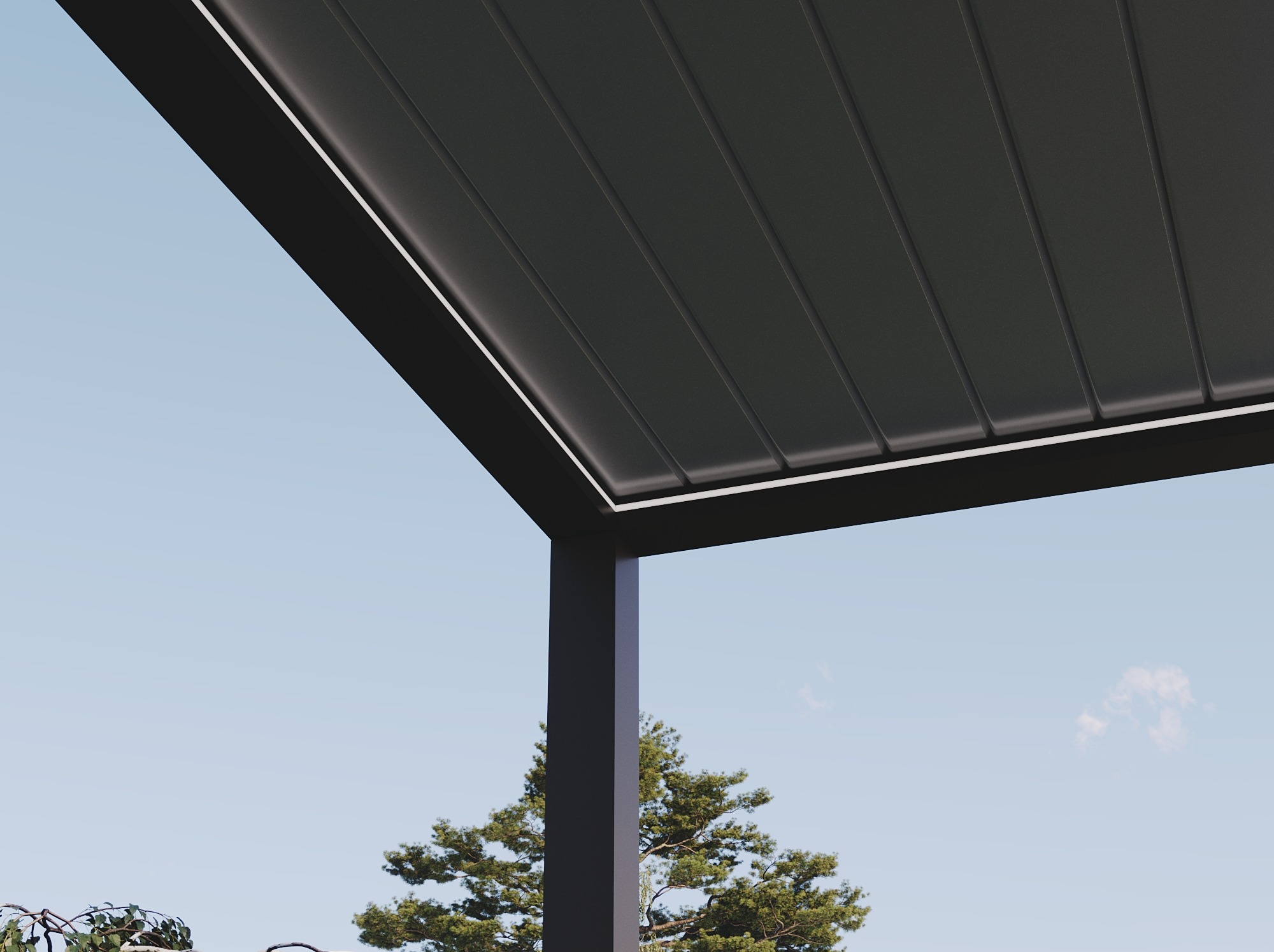 Nowoczesna, grafitowa konstrukcja zadaszenia tarasu z oświetleniem LED, widziana z dołu na tle błękitnego nieba i zieleni drzew. Minimalistyczny design.