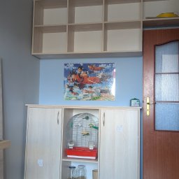 półka otwarta i komoda z miejscem na kanarki:)