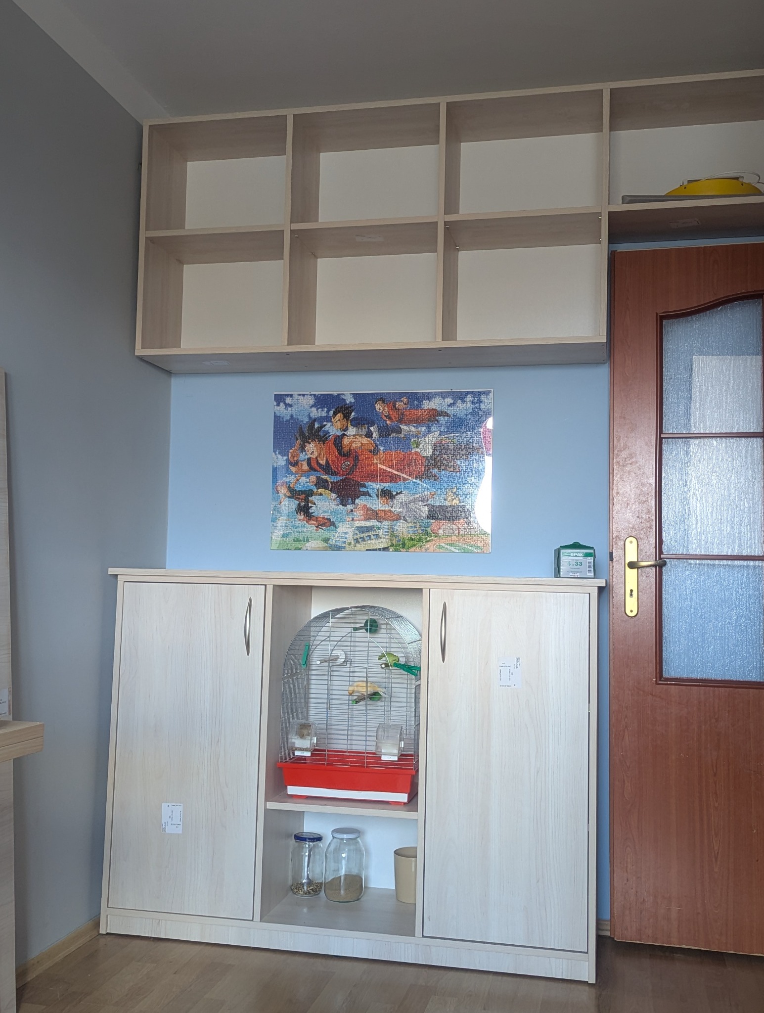 półka otwarta i komoda z miejscem na kanarki:)