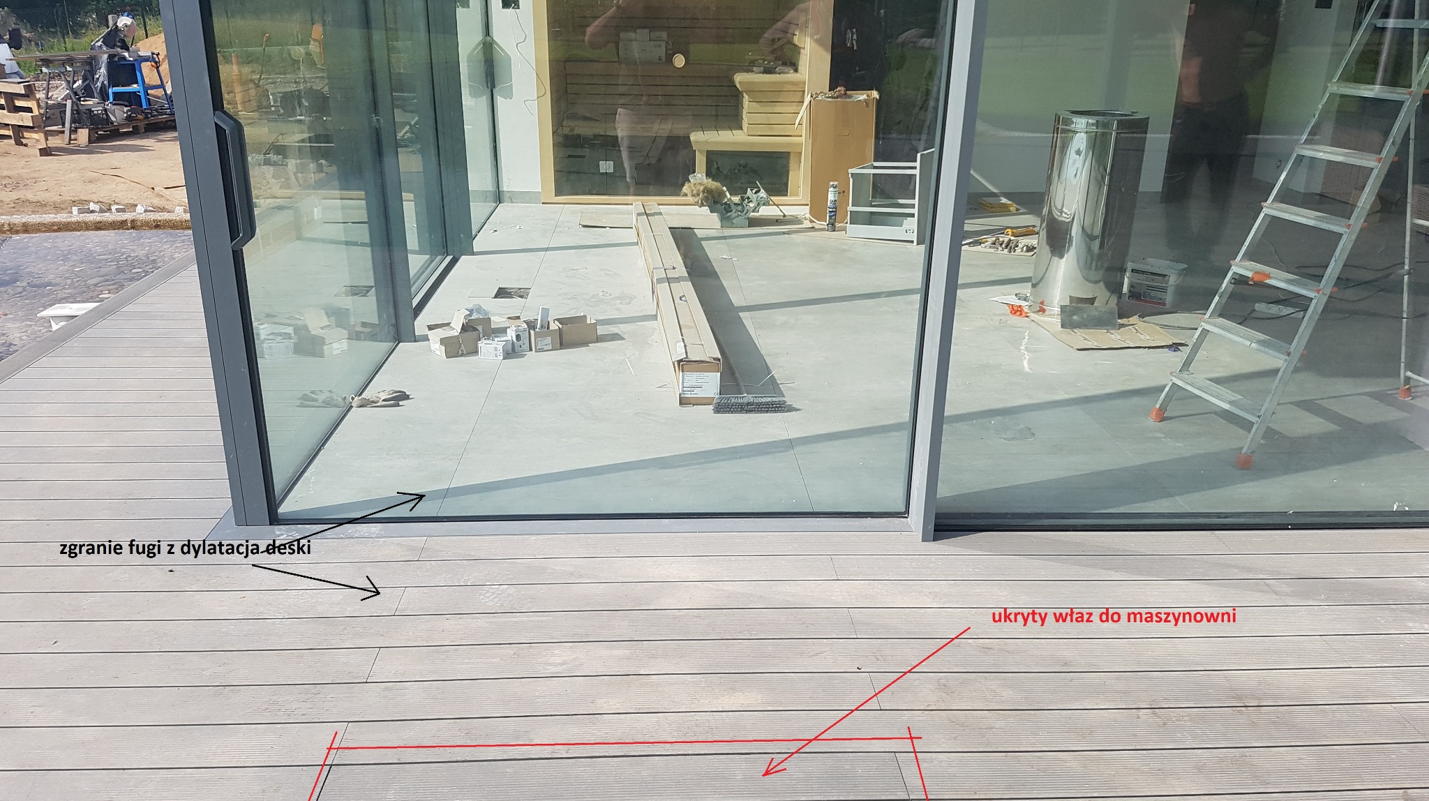 Ukryta maszynowania stawu kąpielowego pod powierzchnią tarsu z deski kompozytowej