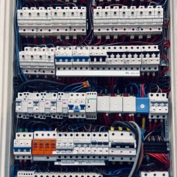 Jakub Jabłoński - Instalacja Hali przemysłowej