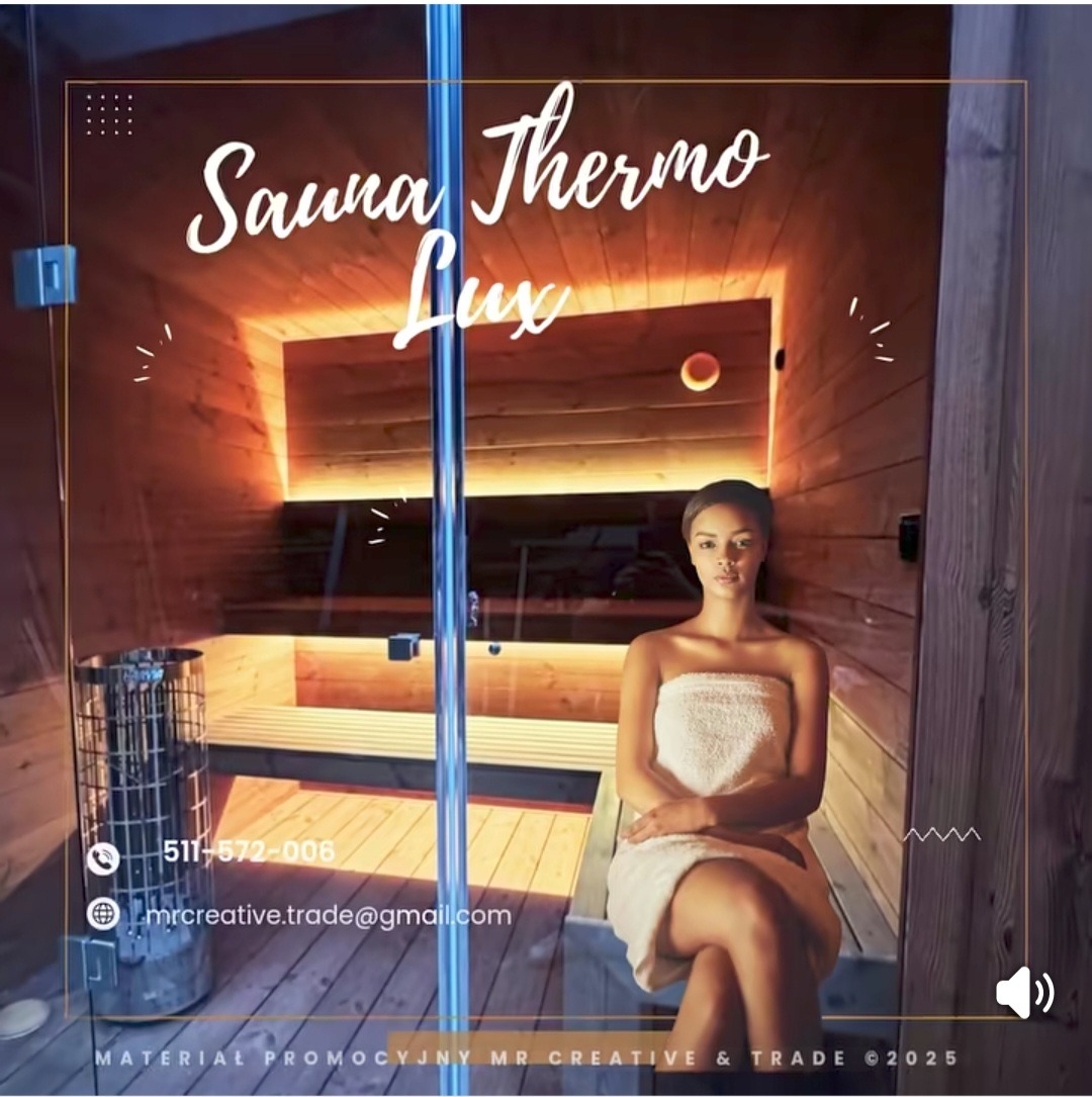 Luksusowa sauna Thermo Lux z oświetleniem LED, szklanymi drzwiami i siedzącą kobietą w ręczniku. Materiał promocyjny z danymi kontaktowymi.