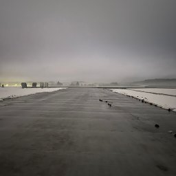 Odśnieżanie dachów magazynowych 