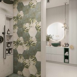 Paula Sch - Nowoczesna łazienka z heksagonalnymi płytkami w odcieniach zieleni i beżu, deszczownicą i okrągłym lustrem z podświetleniem. Uwagę przykuwa dekoracja w kształcie małpki.