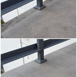 SmartCleaning - Balkon przed i po czyszczeniu: szara balustrada, betonowa podłoga. Górna część zabrudzona, dolna czysta. Widoczne różnice w odcieniu betonu.