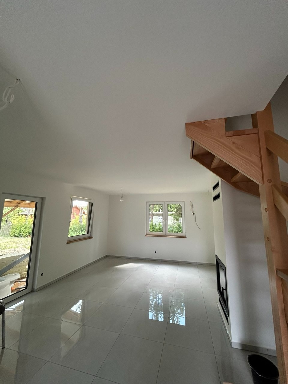 Szpachlowanie i gładzie Malowanie ścian i sufitów