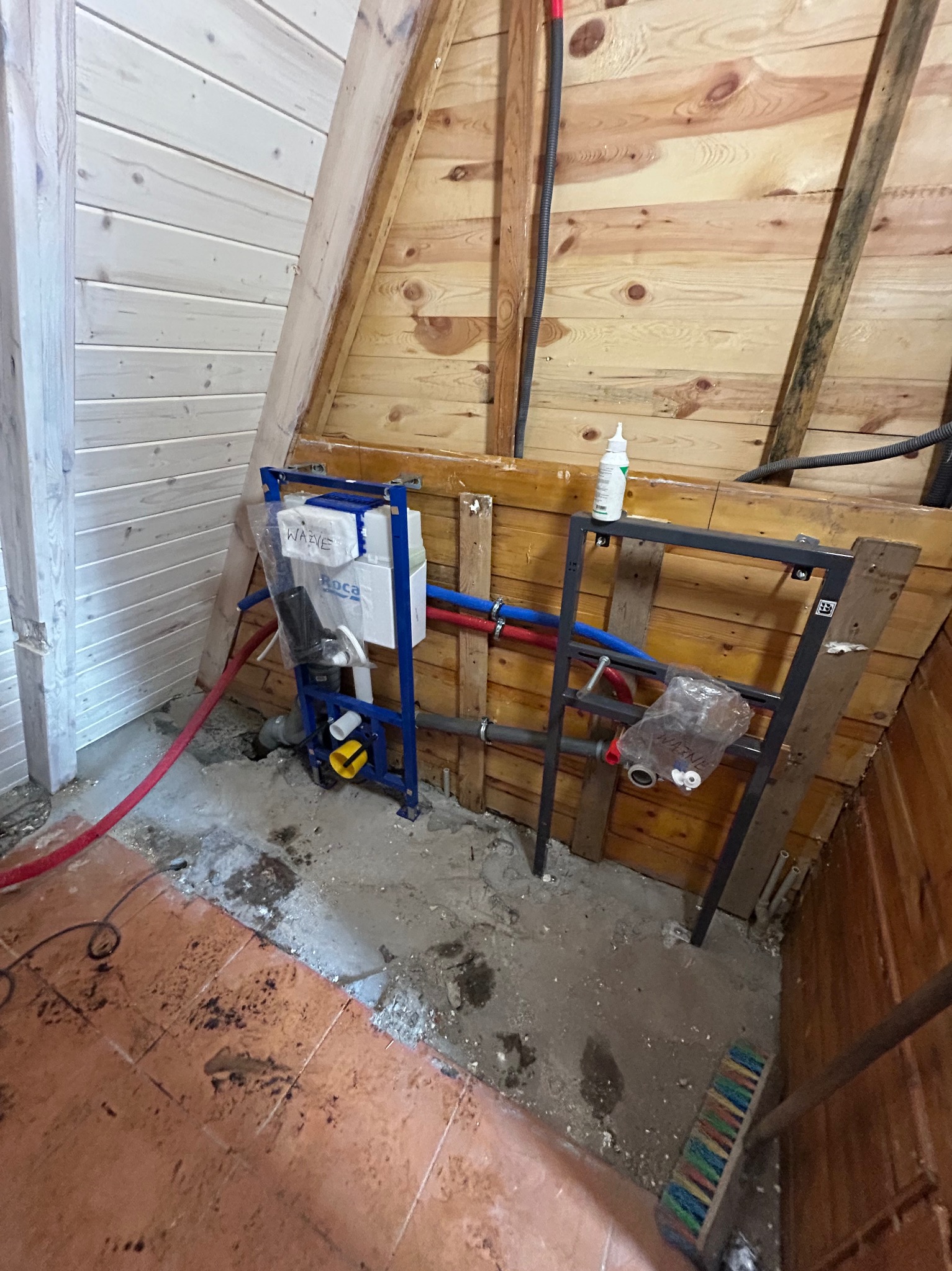 Montaż stelaży podtynkowych różnego rodzaju.