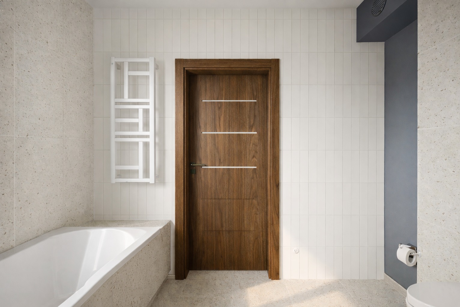 Nowoczesna łazienka z drewnianymi drzwiami, białymi płytkami i grzejnikiem drabinkowym. Minimalistyczny design, jasne wnętrze z akcentem kolorystycznym na ścianie.