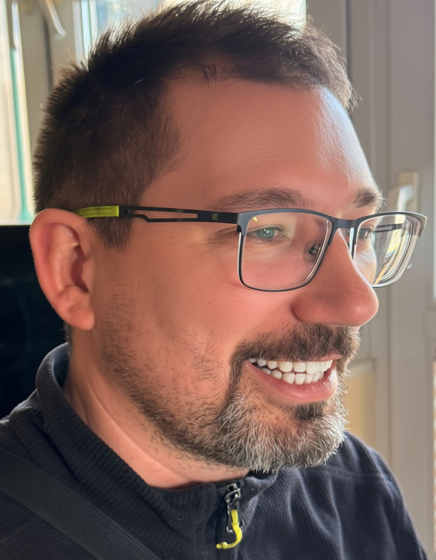 Łukasz - Prompt Engineer IA, prawa ręka