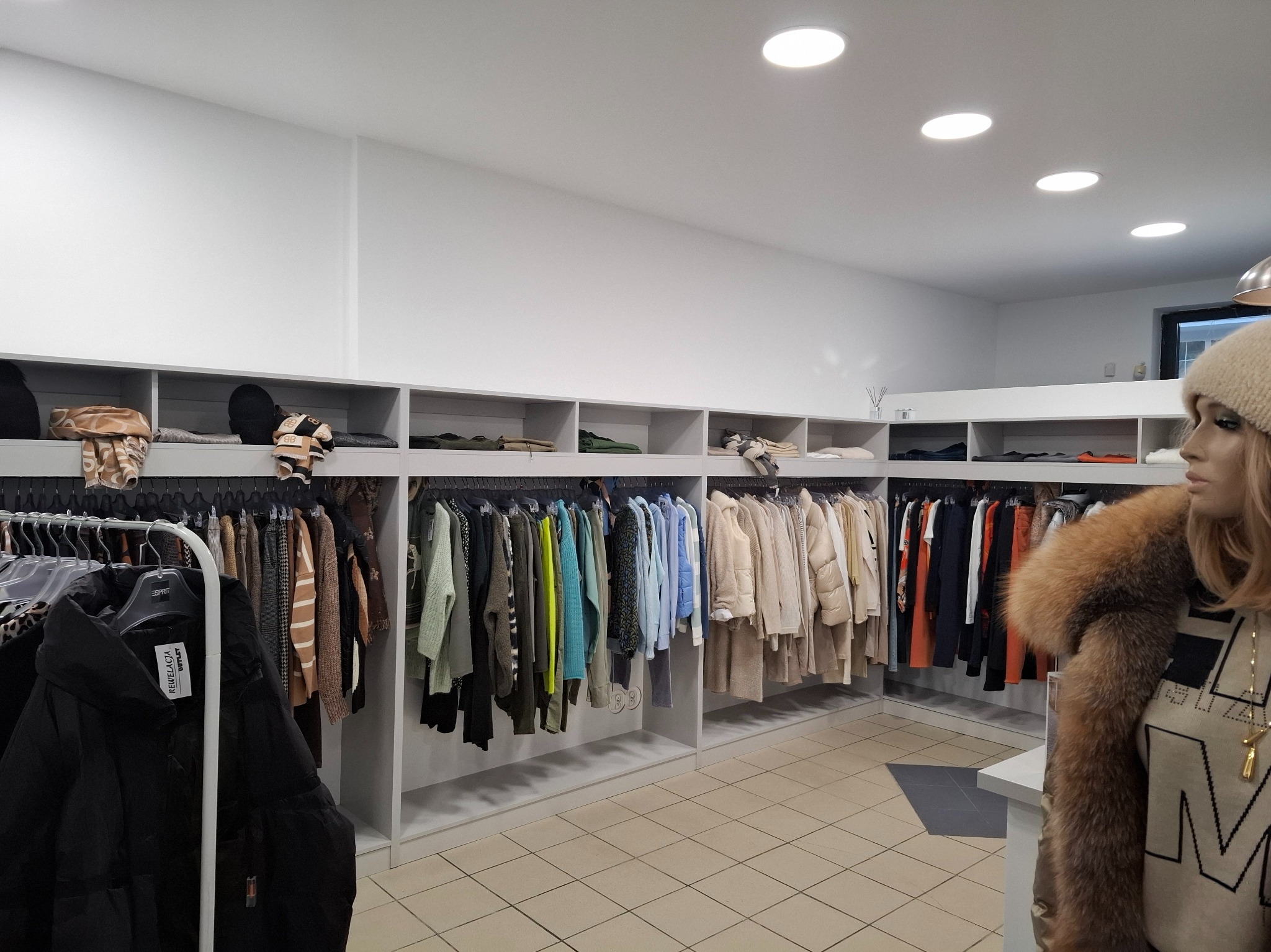 Zabudowa sklepu odzieżowego w Koszalinie