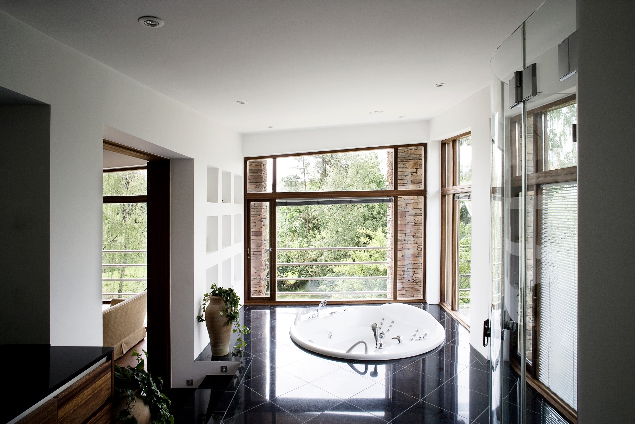 Koordynacja prac wykończeniowych oraz dobór wykonawców.