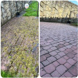 ZIELONY EFEKT MARCEL OLSZEWSKI - Efekt czyszczenia kostki brukowej: po lewej zaniedbana, porośnięta mchem, po prawej wyczyszczona, ukazująca czerwoną barwę. Widoczne ogrodzenie i kamienny mur.