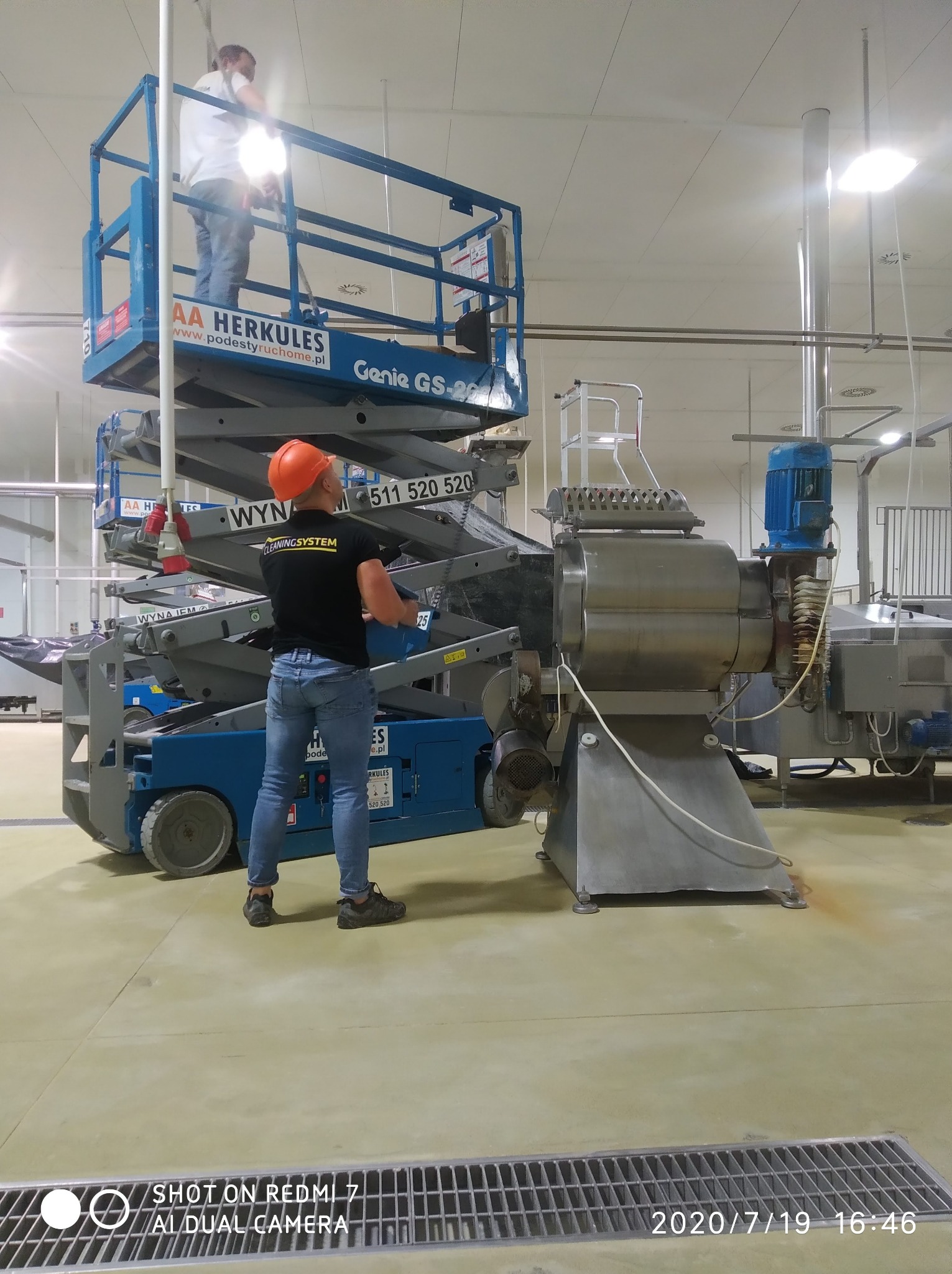 Czyszczenie hal produkcyjnych