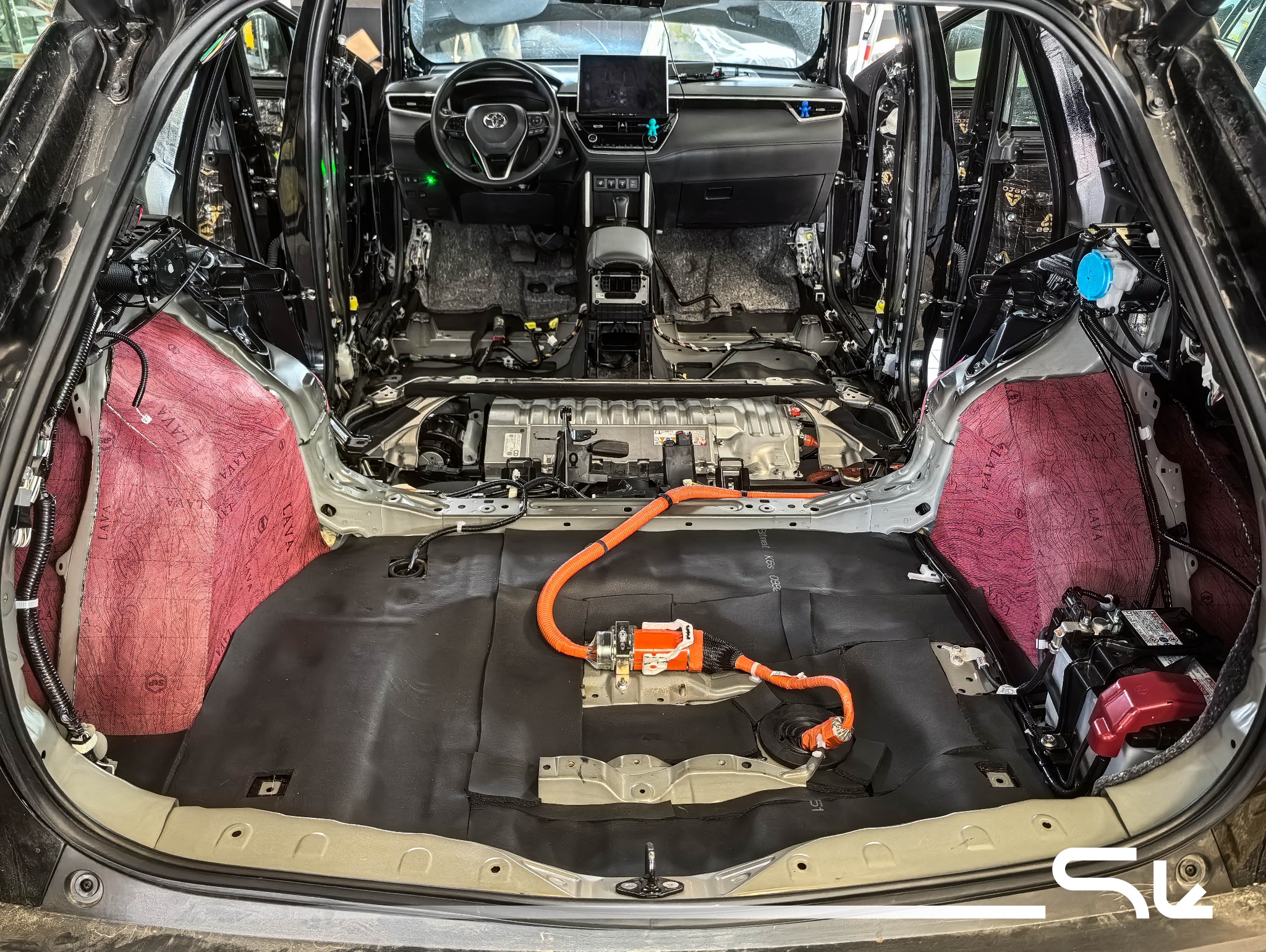 Druga warstwa izolacji akustycznej.