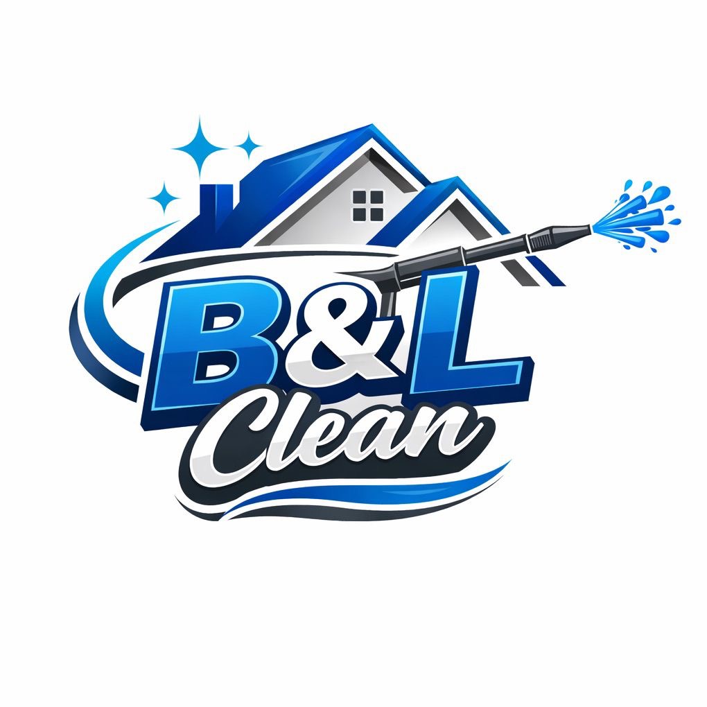 Grafika: Logo firmy B&L Clean z motywem domu i strumieniem wody pod ciśnieniem, sugerujące usługi czyszczenia elewacji i dachów w niebiesko-białej kolorystyce.