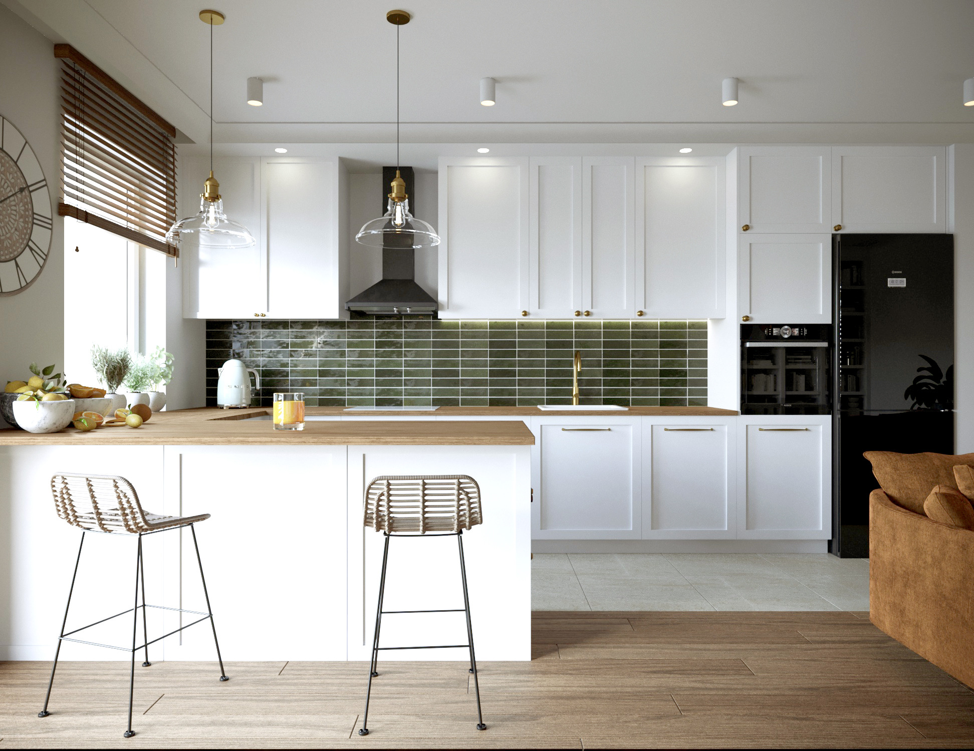 Nowoczesna kuchnia z białymi szafkami, drewnianym blatem i zieloną mozaiką nad blatem. Dwa krzesła barowe i lampy wiszące dodają elegancji.