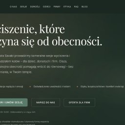DRTrade Dominik Rogoziński - Strona internetowa Instytutu Kota Savabi z tekstem o wyciszeniu i obecności, oferującego sesje z kotami dla dzieci, dorosłych i firm. Stonowana kolorystyka, minimalistyczny design.