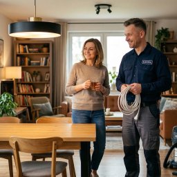 Instalacje elektryczne w nowych budynkach (domy, mieszkania).
Modernizacja i wymiana starych instalacji.
Podłączanie płyt indukcyjnych, piekarników i AGD .
Pomiary elektryczne i przeglądy instalacji.
Montaż oświetlenia, gniazdek, rozdzielnic i osprzętu