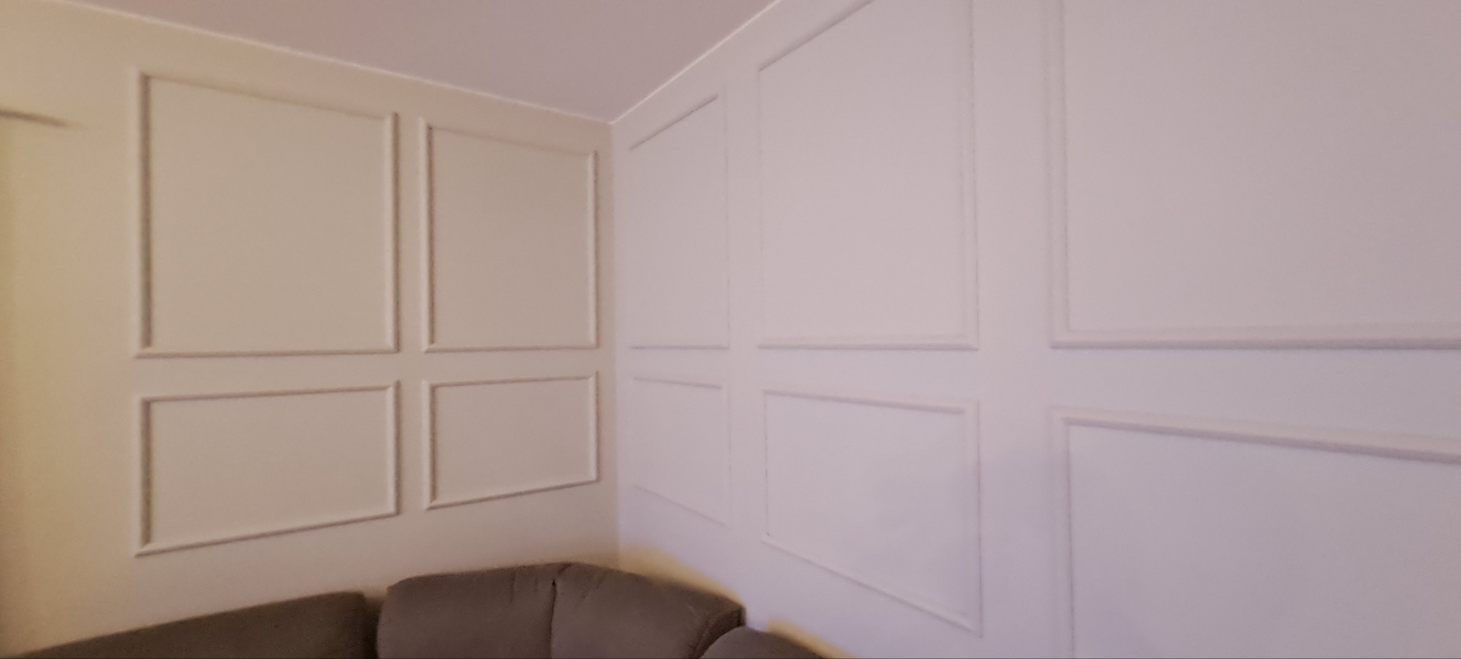 Wyklejenie i pomalowanie dekoru.