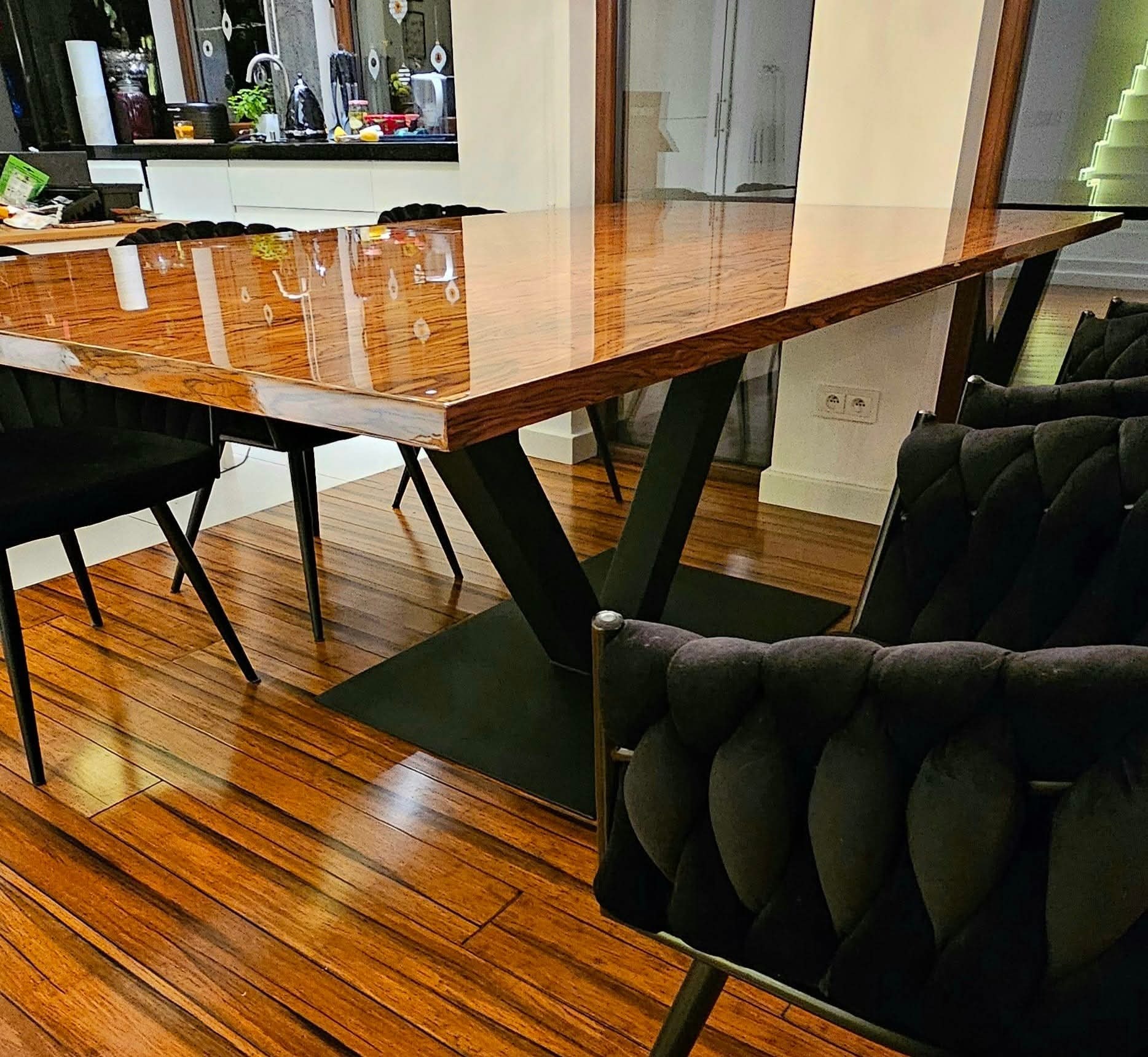 Stół wykonany na zamówienie