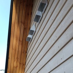 Piotr Krystkiewicz konstrukcje drewniane drewnianym2 - Podbitka oraz elewacja drewniana