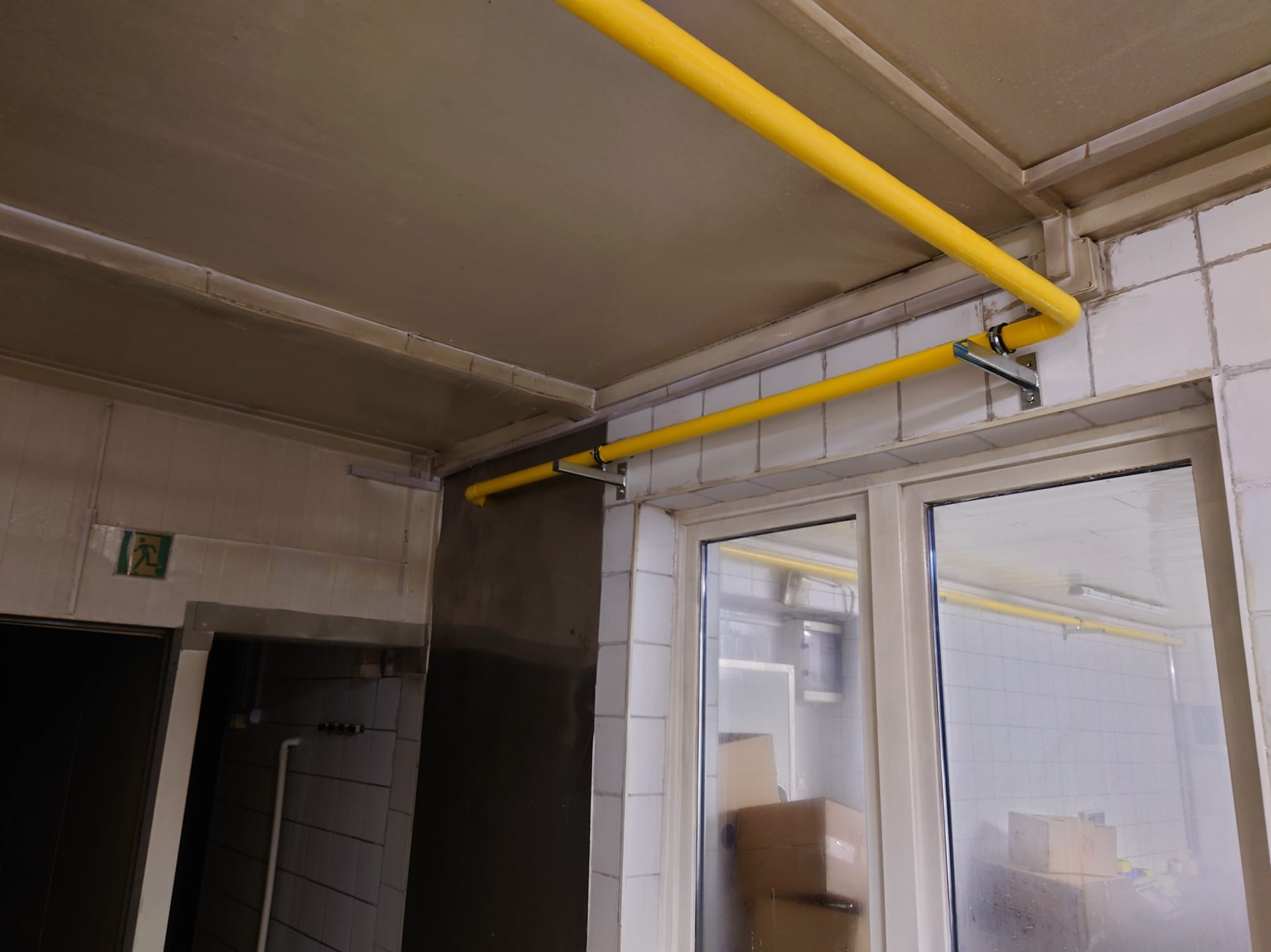 Instalacja gazowa w budynku przemysłowym