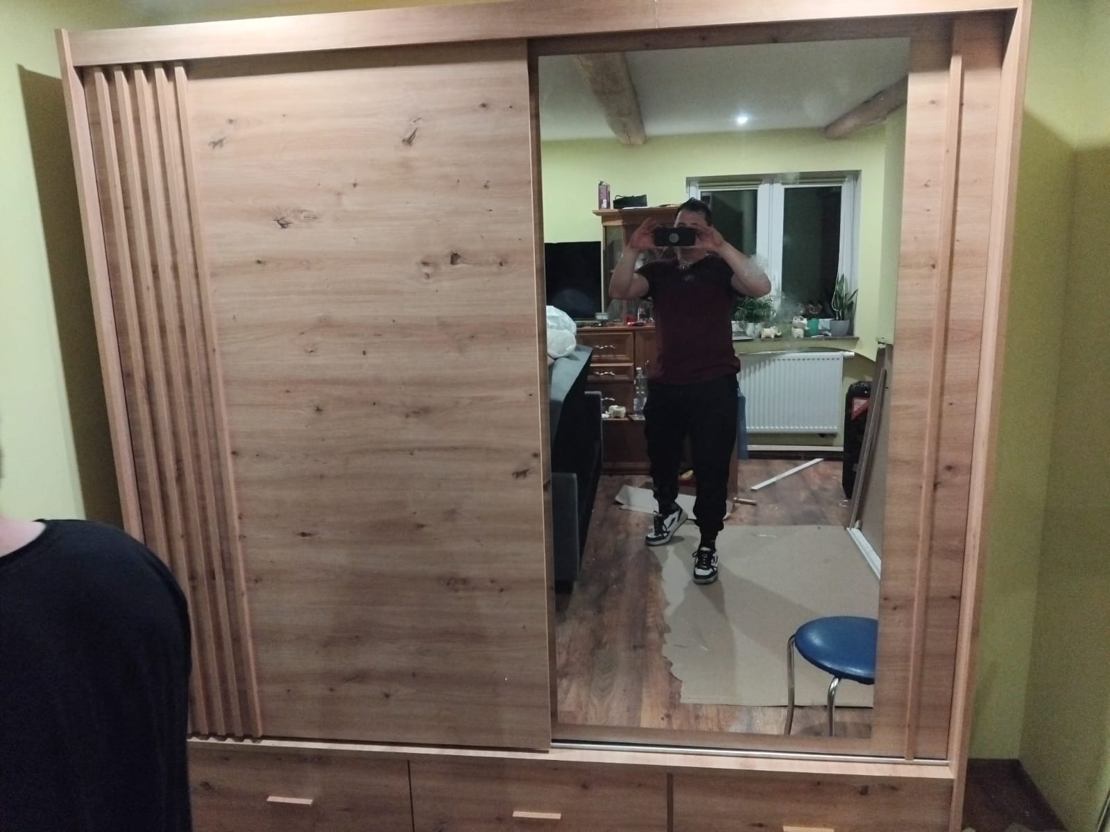 jak widać robię różne rzeczy składam szafy, usługi gazowe , mogę posprzątać, ściąć drzewo i być kierowcą :)